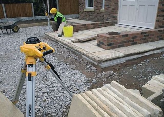 Ротационный лазерный уровень DeWalt DW074K_1