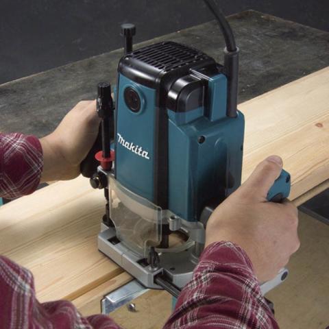 Фрезер Makita RP2300FCX_1