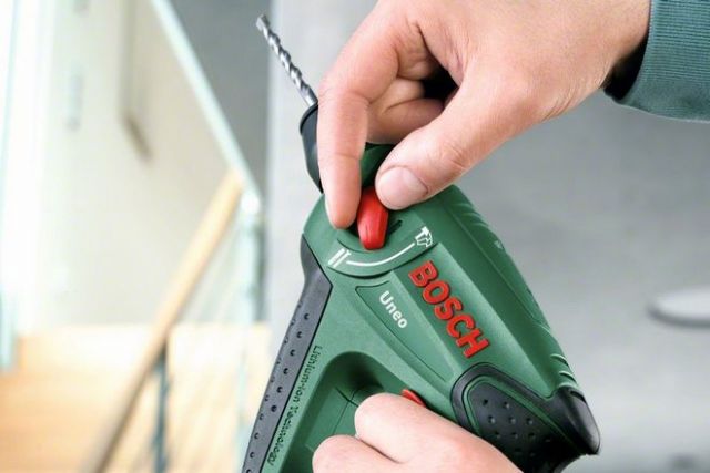 Аккумуляторный перфоратор Bosch UNEO_3