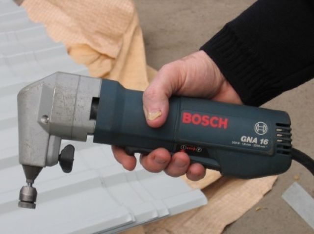 Вырубные ножницы Bosch GNA 16_2