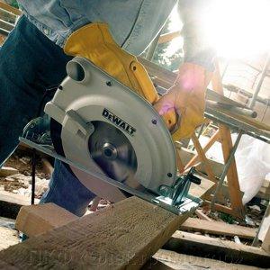 Дисковая пила DeWalt D23700_1