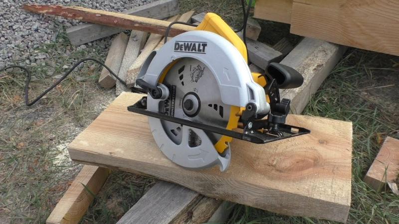 Дисковая пила  DeWalt DWE560_1