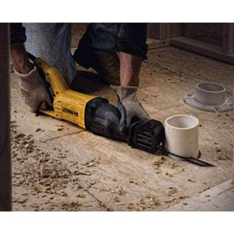Шабельна пила  DeWalt DWE 305PK_3