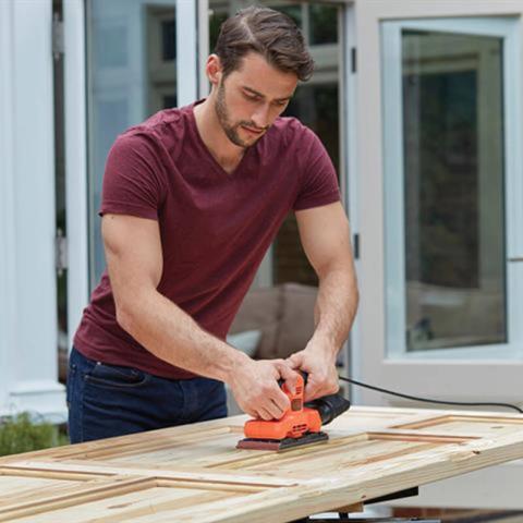 Вібраційна шліфмашина Black&Decker BEW 220_2