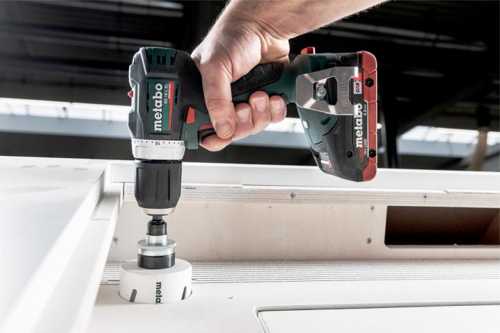 Акумуляторний шуруповерт Metabo BS 18 L BL_1